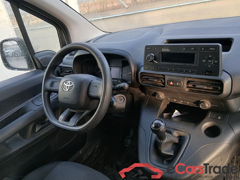 TOYOTA PROACE CITY 1.5D 75kW (100CV) GX 650kg Media #3