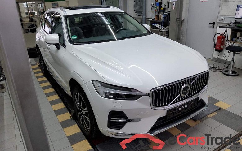 Volvo XC60 (03.2017->) DE - SUV5 B5 (Benzin) 2WD EU6d, Inscription Mild-Hybrid (EURO 6d), (Facelift) 20 #2