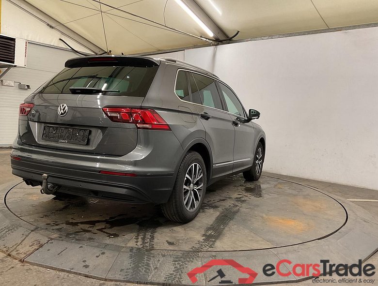 VOLKSWAGEN Tiguan 1.4 TSI ACT 110 kW (150 ch) 6 vitesses manuel #2