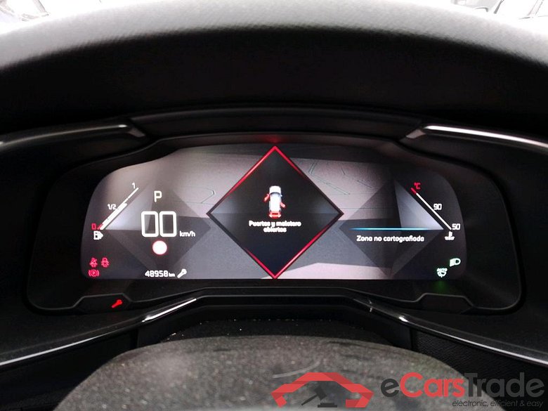 DS DS 7 Crossback / 2017 / 5P / todoterreno BlueHDi DE 96kW (130CV) Auto. CHIC (AC) #4