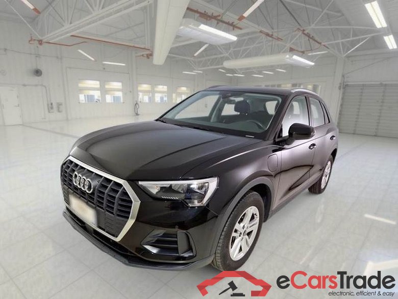 AUDI Q3 / 2018 / 5P / SUV 45 TFSI E S TRONIC BUSINESS