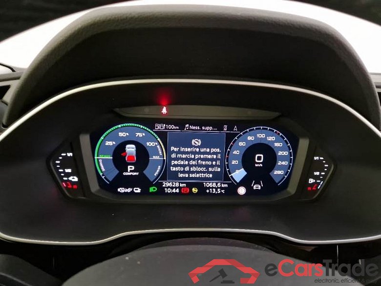 AUDI Q3 / 2018 / 5P / SUV 45 TFSI E S TRONIC BUSINESS #4