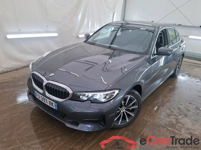 BMW Série 3 Berline / 2018 / 4P / Berline 330e 292ch Business Design BVA8 Hybride #1
