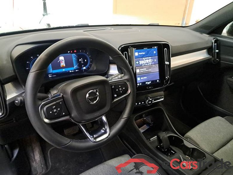 VOLVO XC40 / 2021 / 5P / SUV B4 AWD AUTOMATICO CORE #3