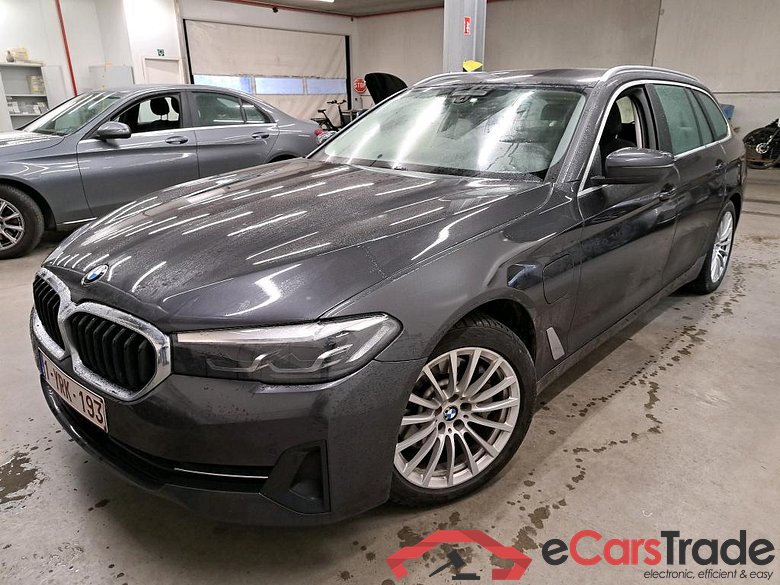 BMW 530e Plug-In Hybrid Aut. LED-Xenon LC-Pro ACC Ambient Navi-Pro Leather KeylessGo Camera Klima PDC ... #1