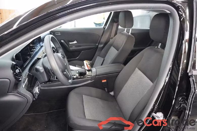 MERCEDES-BENZ A-Klasse A 180 d 8G-DCT 5d 85kW #4