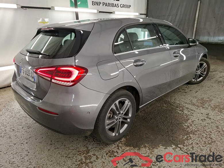 MERCEDES-BENZ Classe A Compact / 2018 / 5P / Berline A 250 e Business Line 8G-DCT #3