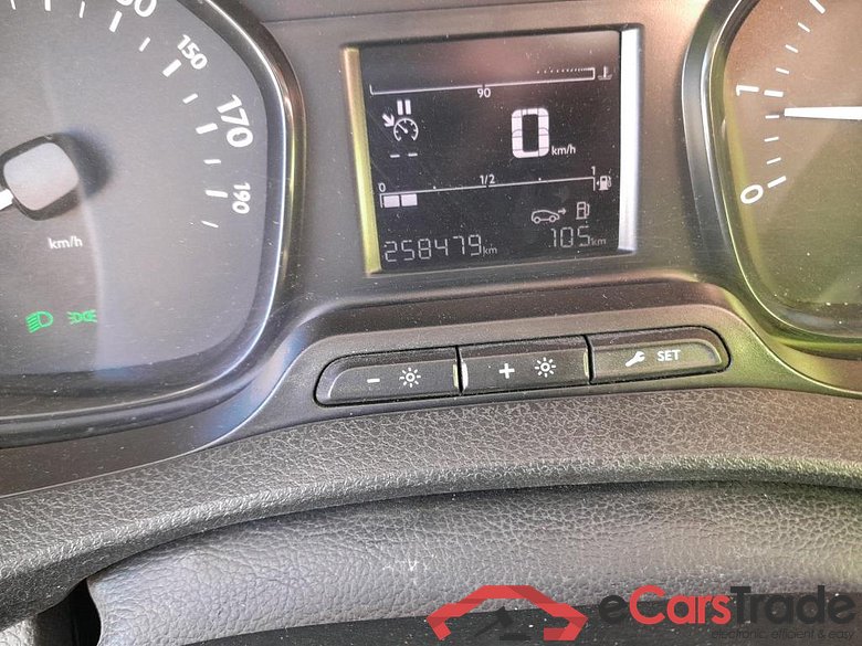 PEUGEOT Expert / 2016 / 4P / furgón Furgón Pro BlueHDi 90KW (120) Standard #5