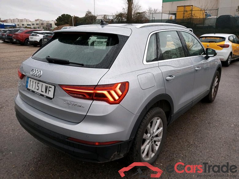 AUDI Q3 / 2018 / 5P / todoterreno 45 TFSI e 180kW S tronic Advanced #2