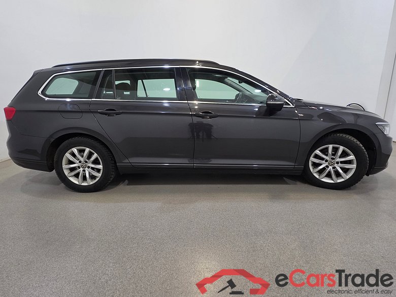 Volkswagen Passat Variant 2.0 TDI Aut. Virtual LED-Matrix Navi Sport-Seats KeylessGo Camera Klima PDC ... #5