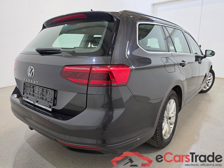 Volkswagen Passat Variant 2.0 TDI Aut. Virtual LED-Matrix Navi Sport-Seats KeylessGo Camera Klima PDC ... #4