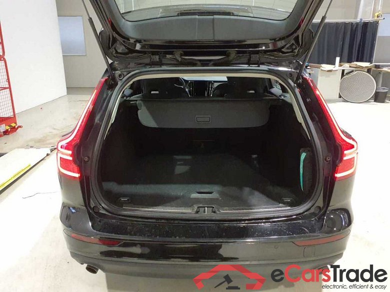 Volvo V60 Kombi (2018->) DE - Kb5 B3 (Benzin) EU6d, Momentum Core Mild-Hybrid (EURO 6d), 2020 - 2021 #4
