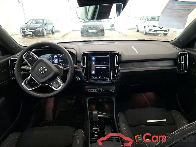 VOLVO XC40 / 2022 / 5P / SUV Recharge T5 262 DCT7 Ultimate #5