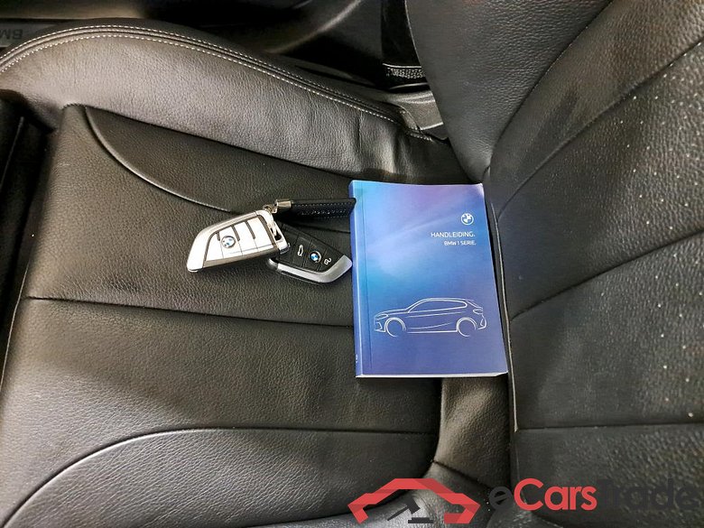 BMW 1 Serie 118iA Sport Line  5d #4