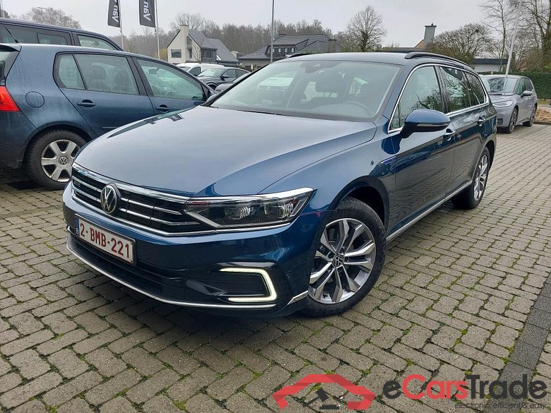 Volkswagen Passat 1.4 TSI Plug-In Hybrid GTE Aut. LED-Matrix ACC Navi KeylessGo Camera 360 Klima PDC ...