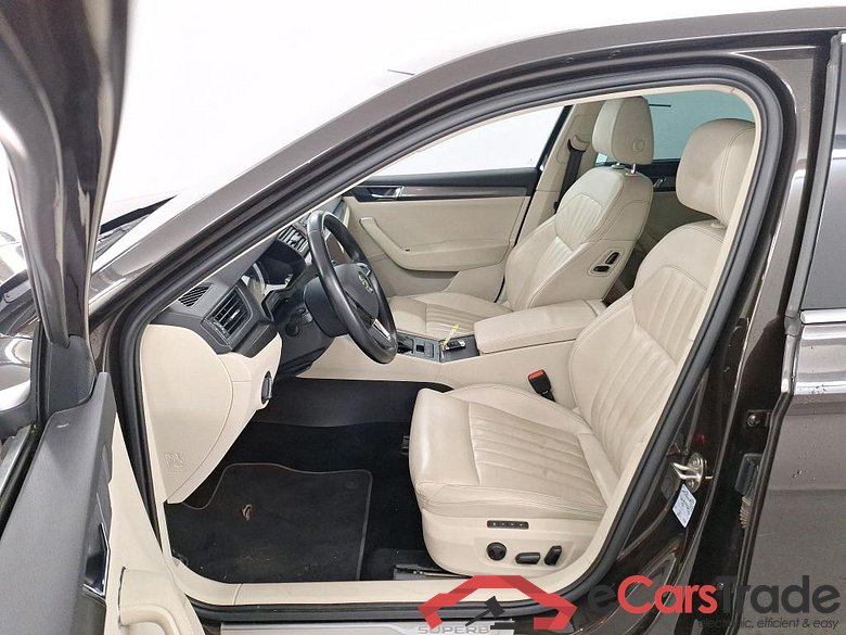 SKODA SUPERB DIESEL - 2019 1.6 CR TDi Style DSG #5