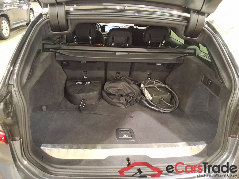 BMW 3 TOURING - 2019 330eA PHEV #3