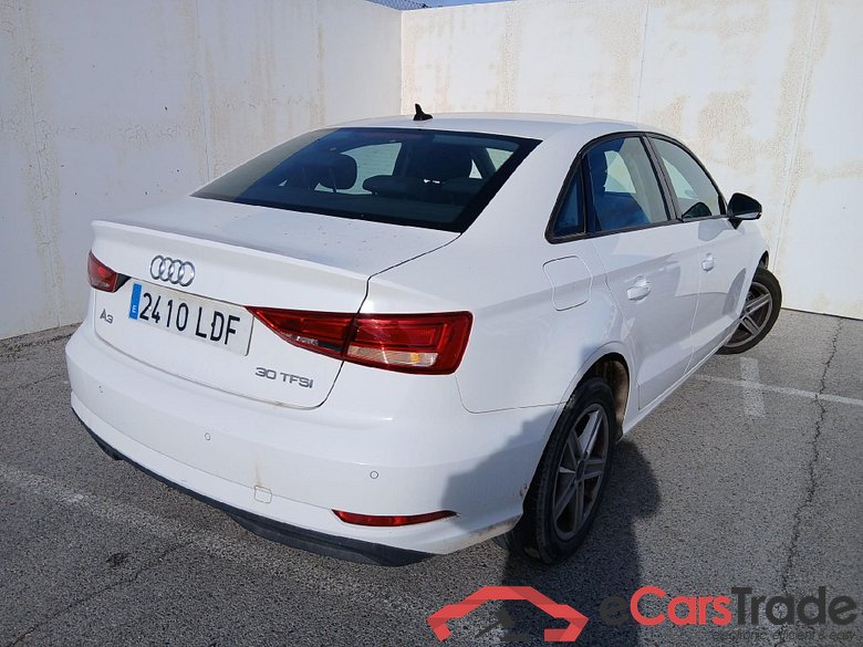 AUDI A3 / 2016 / 4P / sedán Sedan 30 TFSI 85kW (116CV) #2