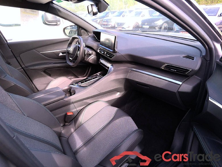 Peugeot 5008 Allure Pack Hybrid 136 e-DCS6 (1.2L 3-cyl mild-hybrid) #3