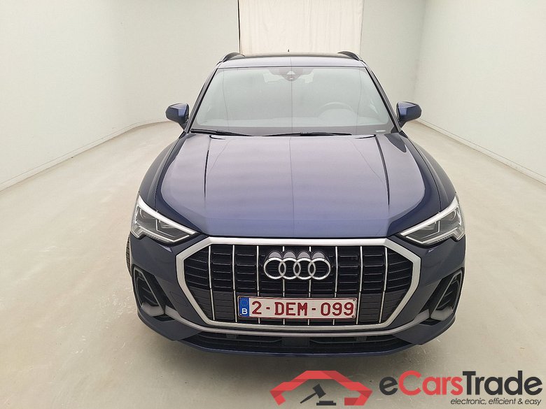 Audi, Q3 '18 PHEV, Audi Q3 45 TFSI e S tronic S Line 5d