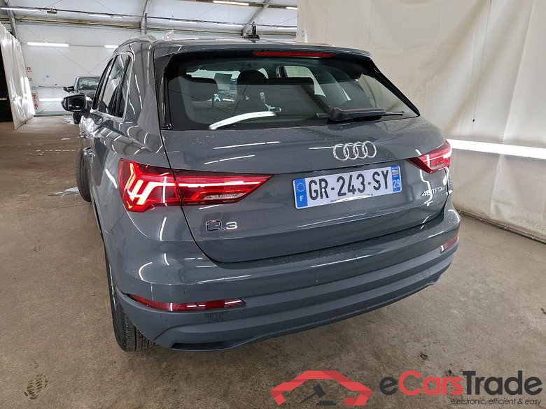 AUDI Q3 / 2018 / 5P / SUV 45 TFSI E 245 S TRONIC BUSINESS LINE #2