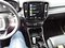 preview Volvo XC40 #3