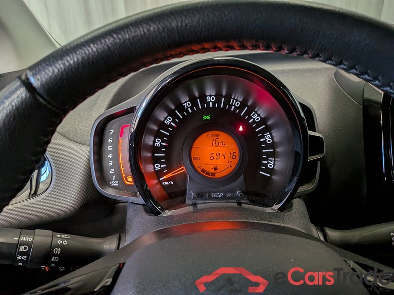 PEUGEOT 108 1.0 e-VTi Allure #6