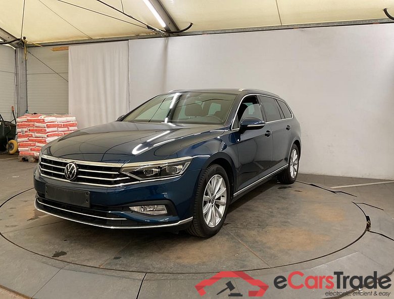 VOLKSWAGEN Passat Variant Passat Variant Elegance 'Business' 2.0 TDI SCR 110 kW (150 ch) 7 vitesses DSG #1