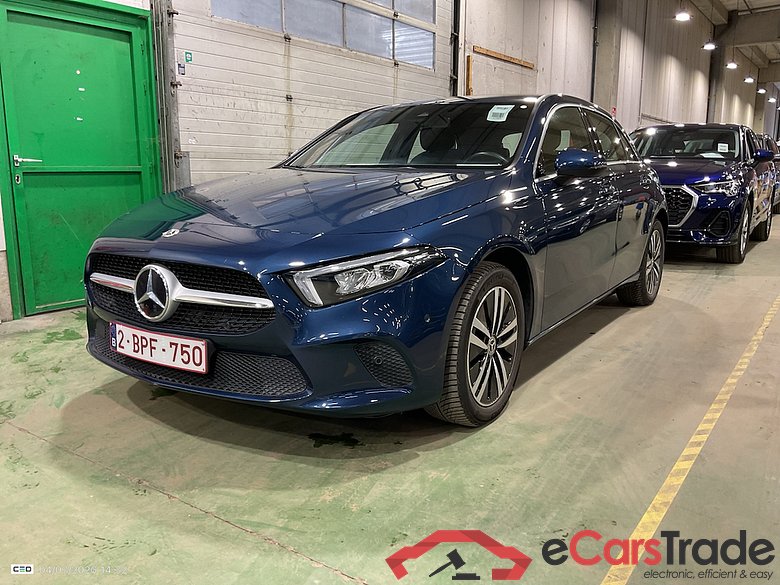 MERCEDES-BENZ A-CLASS 1.3 A 250 E DCT BUSINESS SOLUTION