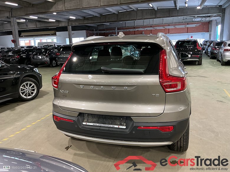 VOLVO XC40 1.5 T2 Momentum Pro Geartronic #5