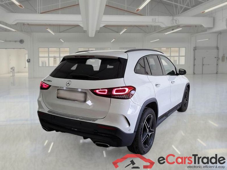 MERCEDES-BENZ GLA / 2020 / 5P / CROSSOVER GLA 200 D AUTOMATIC PREMIUM #2