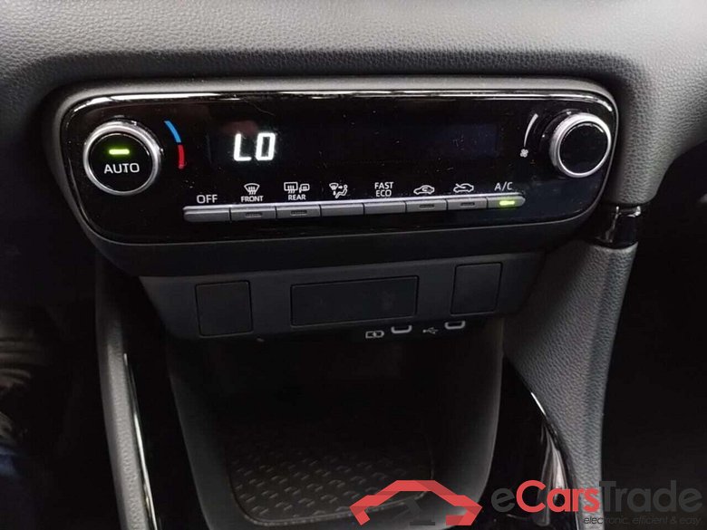 TOYOTA YARIS 1.5 Hybrid 115 First Edition #6