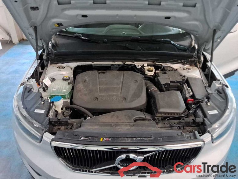 Volvo XC40 (2017->) DE - SUV5 T2 2WD EU6d, Momentum Core (EURO 6d), 2020 - 2022 #6
