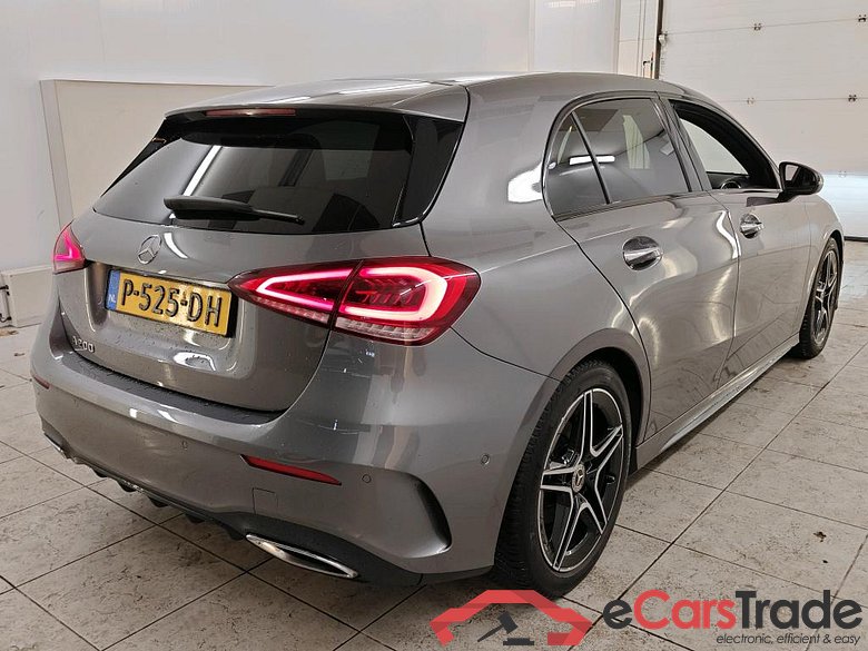 Mercedes-Benz A-Klasse A 200 7G-DCT Business Solution AMG 5d + Pano #2
