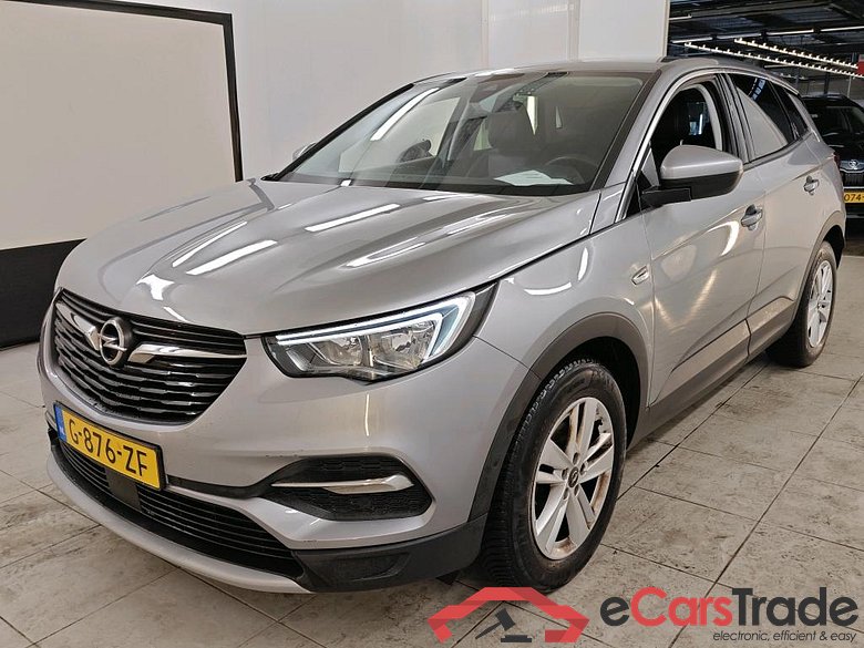 Opel Grandland X 1.2 Turbo S&S 96kW Bus. Executive 5d