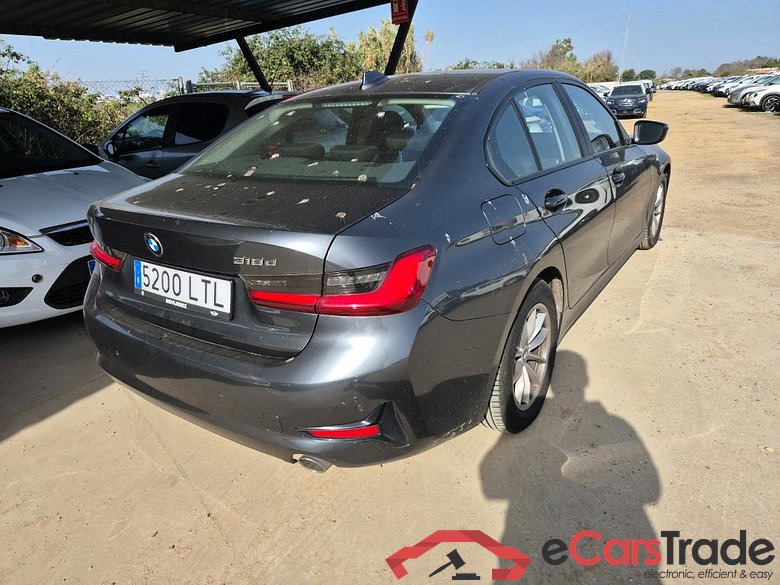 BMW Serie 3 / 2018 / 4P / sedán 318d Auto. #2