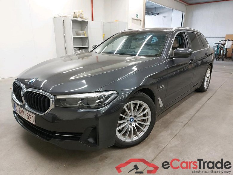 BMW - BMW 5 TOURING 520e 204PK Business Edition With Dakota Leather & Travel Pack & Head Up & Parking Assistant Plus & Sunroof   * HYBRID *