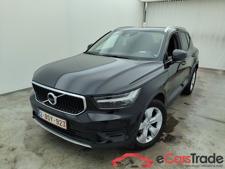 Volvo XC40 T2 Momentum Pro 5d #1
