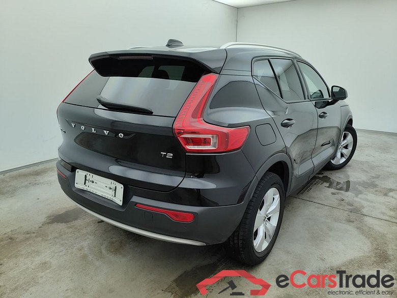 Volvo XC40 T2 Momentum Pro 5d #2