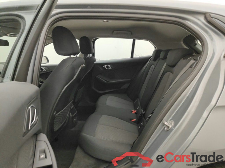 BMW 1 HATCH DIESEL - 2019 118 dA 150hp (EU6AP) 5d #2