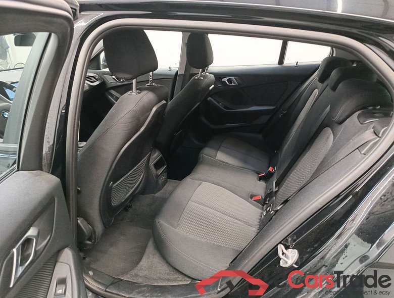 BMW 1 Reeks Hatch 118iA (100 kW) 5d #3