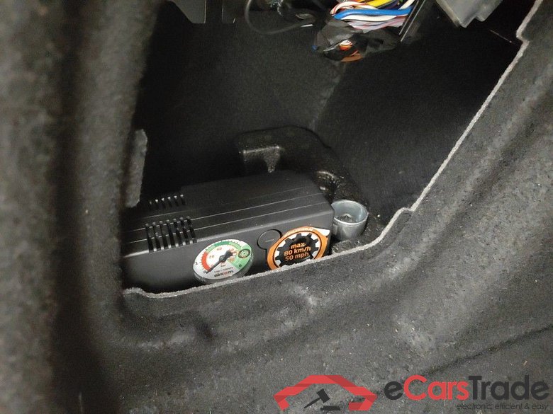 BMW 1 HATCH DIESEL - 2019 118 dA 150hp (EU6AP) 5d #4