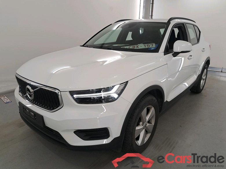 VOLVO XC40 1.5 T2 MOMENTUM CORE
