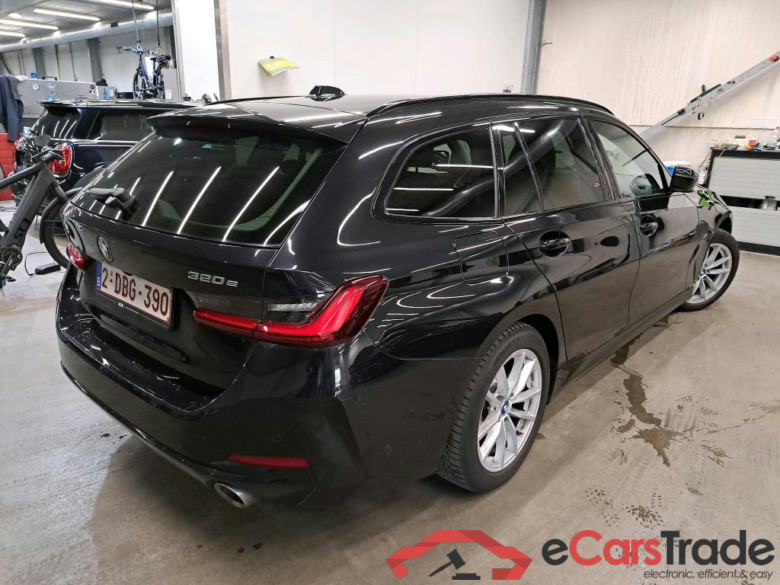 BMW - BMW 3 TOURING 320e 204PK Pack Innovation With Heated Sport Seats & Driving Assistant & Active Cruise Control & Comfort Entry & Parking Assistant * HYBRID * #2