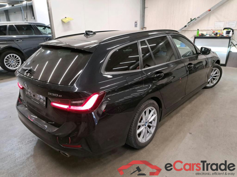BMW - BMW 3 TOURING 330e 292PK Pack Business Plus With Heated Vernasca Sport Seats  * HYBRID * #2