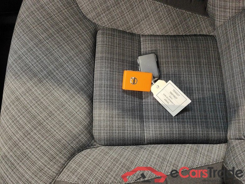 VOLVO XC60 DIESEL - 2021 2.0 B4 MHEV Core 5d #4