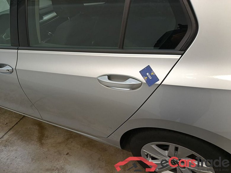 Volkswagen Golf VIII 1.0 TSI 81kW Life Business 5d