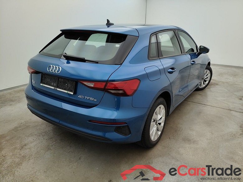 Audi A3 Sportback 1.4 40 TFSI e Attraction 5d #2