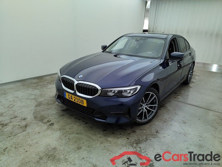 BMW 3 DIESEL - 2019 318 dA 150 MHD AdBlue 4d #1