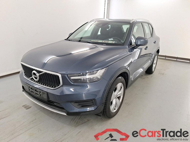 VOLVO XC40 1.5 T2 MOMENTUM PRO